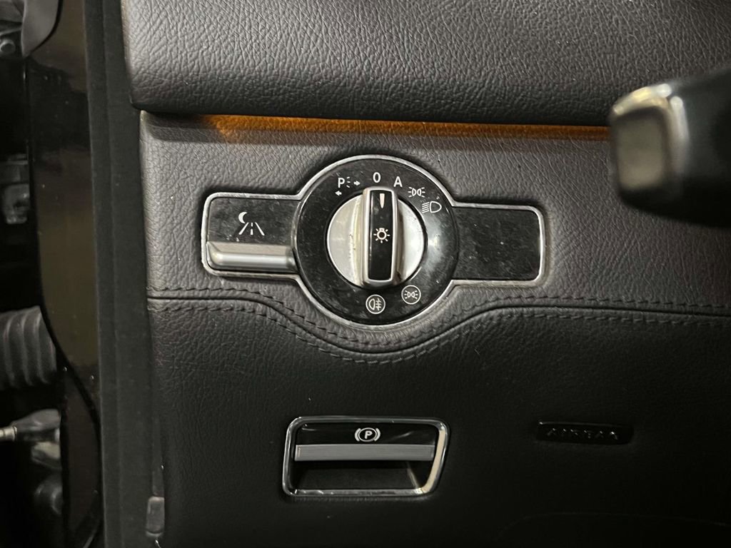 Used 2013 Mercedes-Benz CL 550 4MATIC image 23