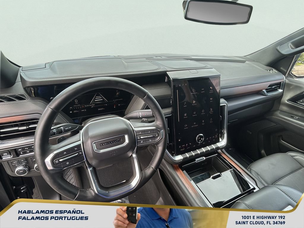 Used 2025 GMC Yukon XL Denali image 18