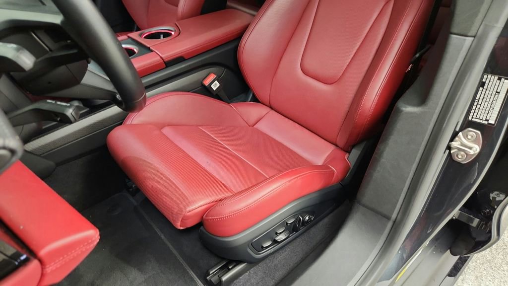 Used 2020 Porsche Taycan Turbo S AWD/4WD image 32