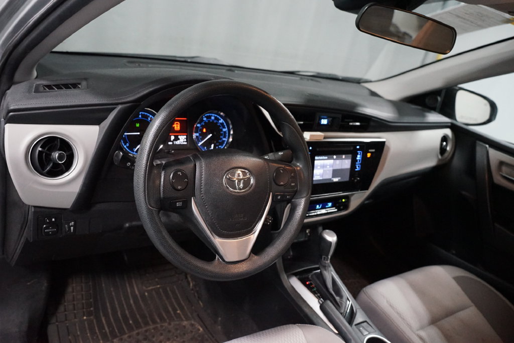 Used 2017 Toyota Corolla LE FWD image 7
