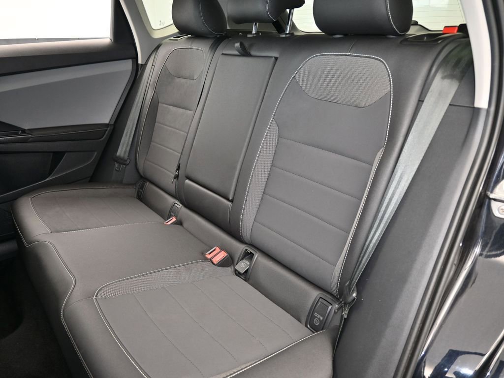 Used 2024 Volkswagen Taos SE image 33