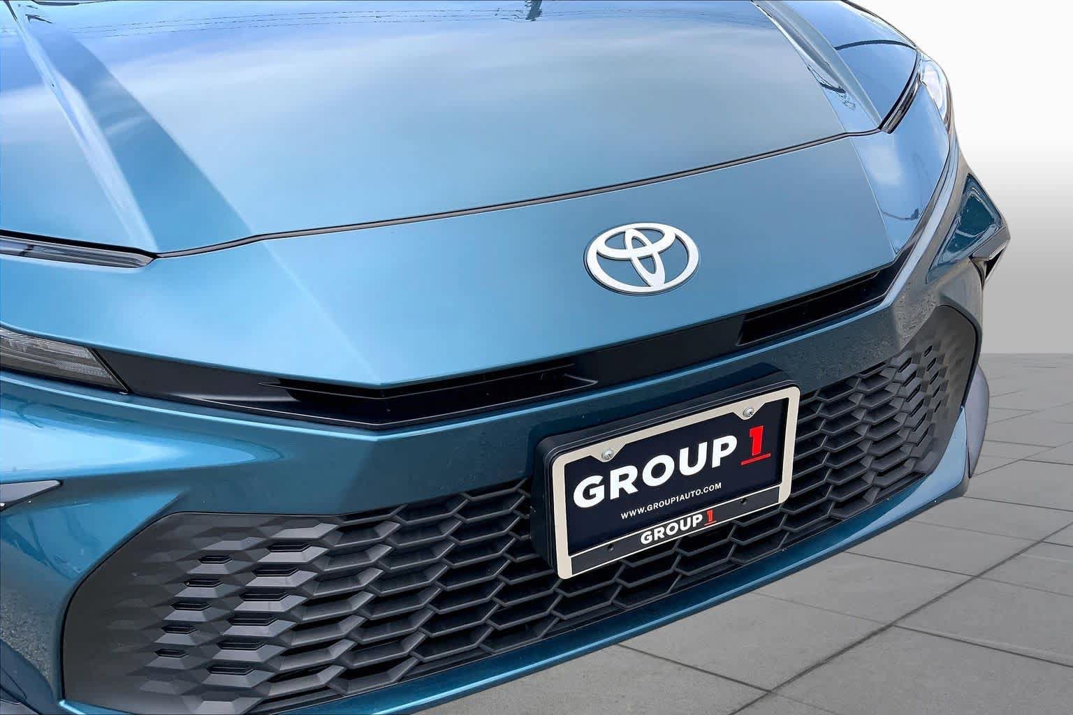 Used 2025 Toyota Camry SE FWD image 56