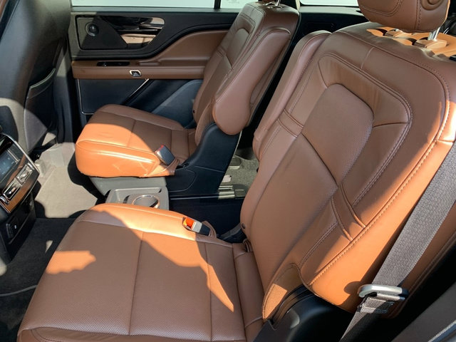Used 2020 Lincoln Aviator Reserve w/ Elements Package Plus AWD/4WD image 18