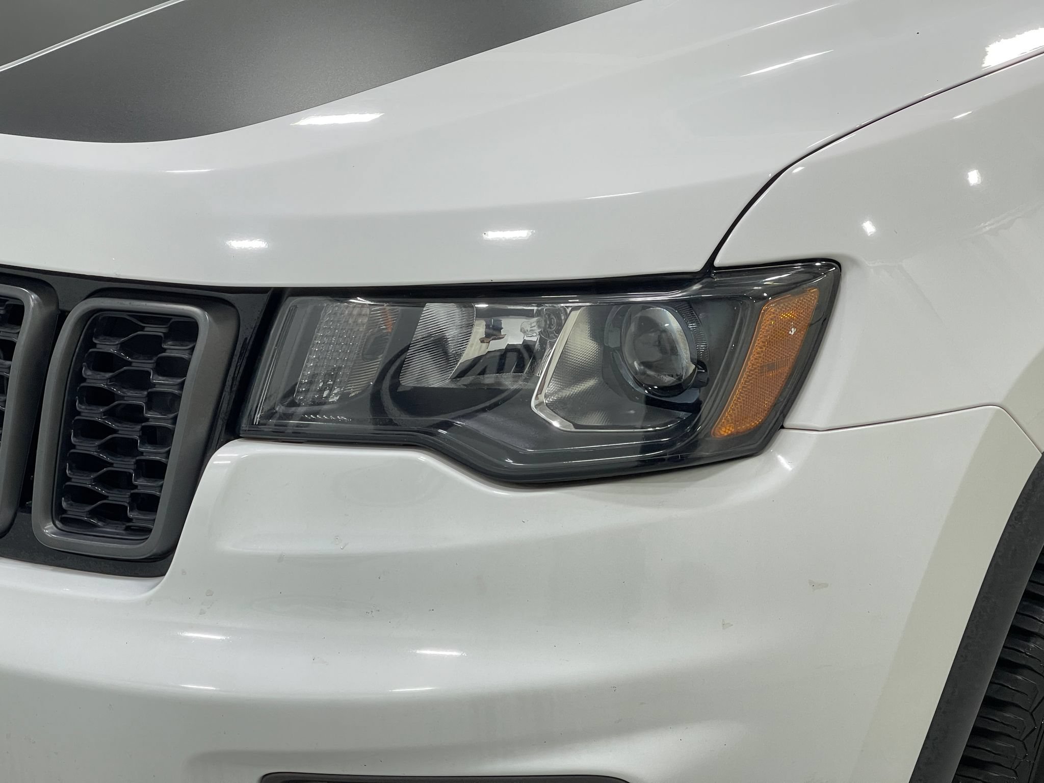Used 2019 Jeep Grand Cherokee Trailhawk AWD/4WD image 33