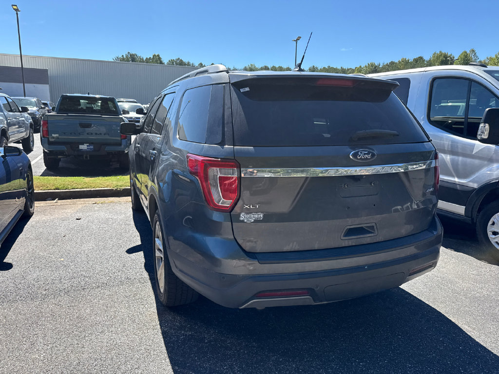 Used 2019 Ford Explorer XLT w/ Equipment Group 202A AWD/4WD image 16