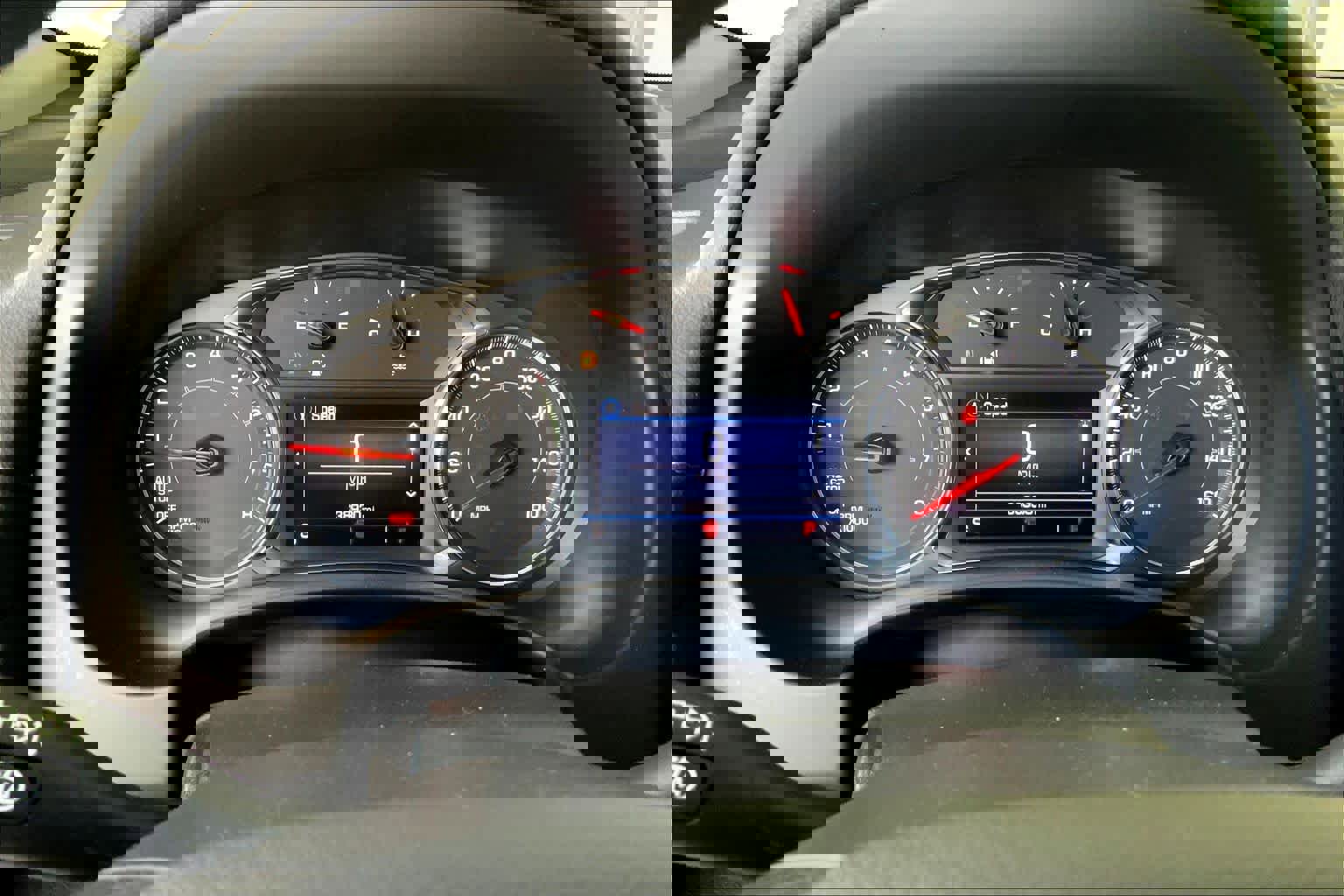 Used 2023 GMC Terrain SLE w/ Driver Convenience Package image 24