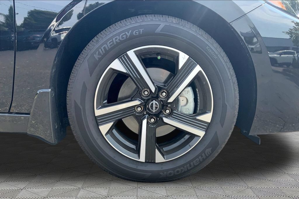 Used 2025 Nissan Sentra SV FWD image 22
