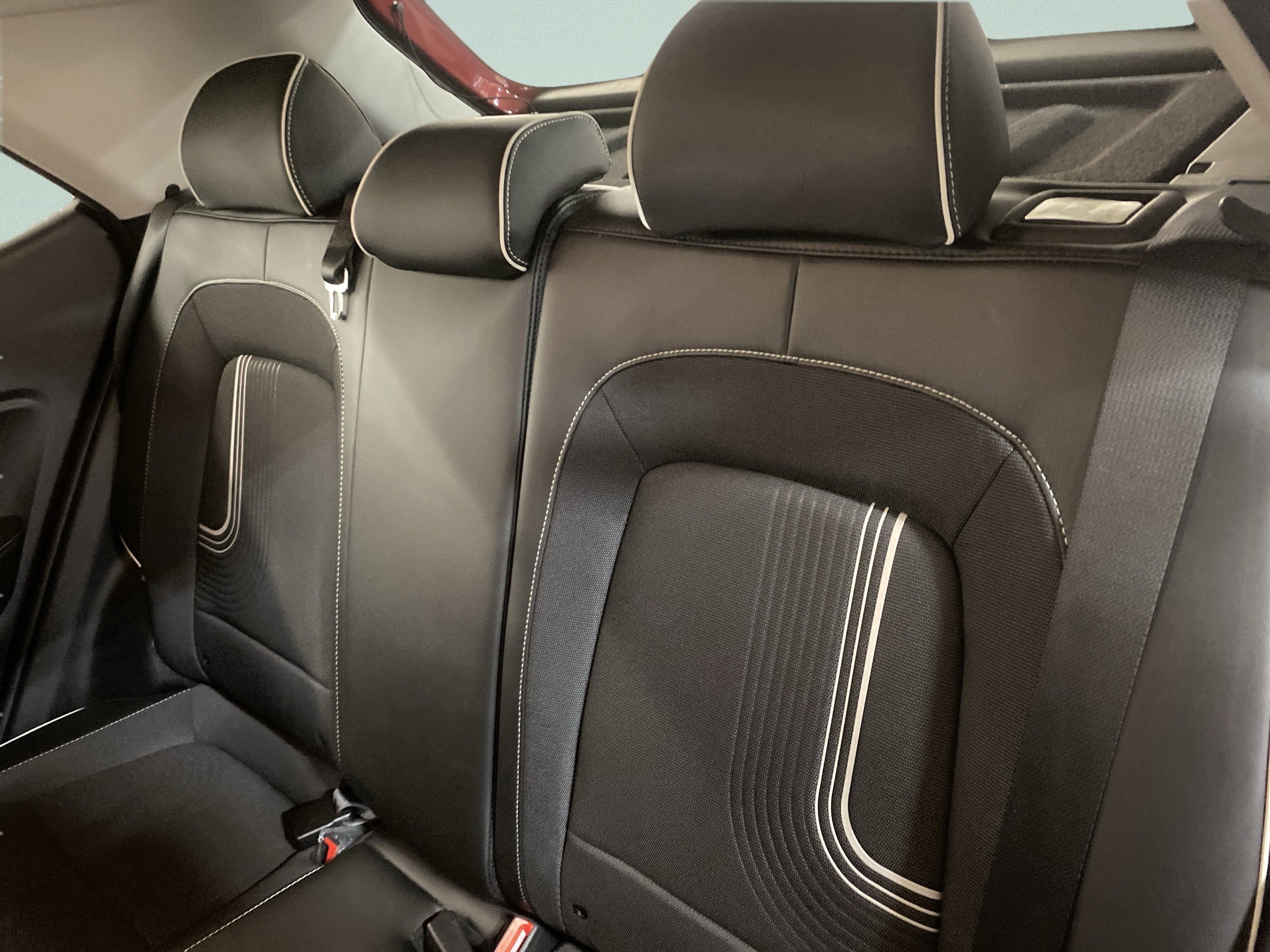 Used 2022 Hyundai Venue Limited image 10