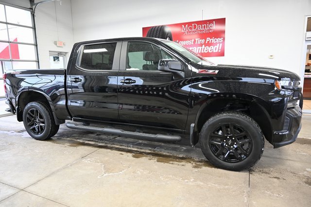Used 2020 Chevrolet Silverado 1500 LT Trail Boss w/ Midnight Edition image 4
