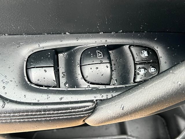 Used 2020 Nissan Rogue S image 15