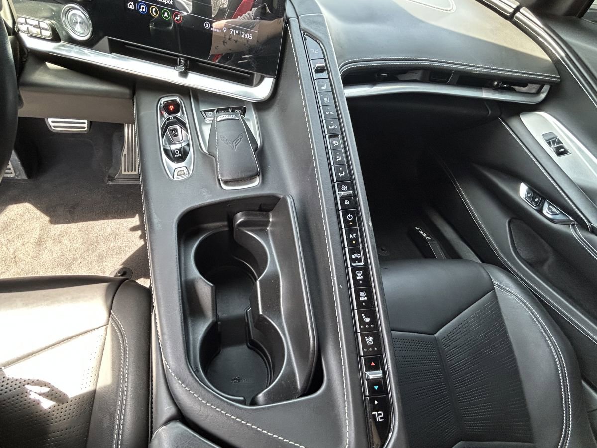 Used 2021 Chevrolet Corvette Stingray Premium Conv w/ Z51 Performance Package image 8