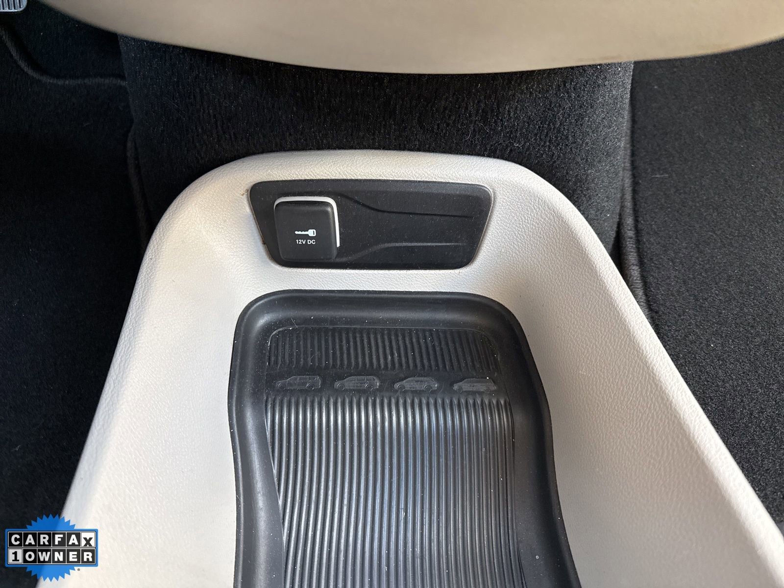 Used 2024 Chrysler Pacifica Touring-L FWD image 21