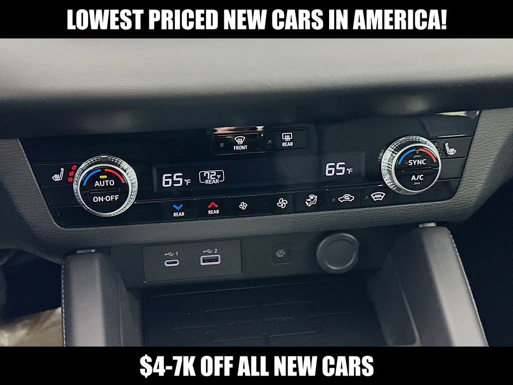 New 2024 Mitsubishi Outlander SEL image 19