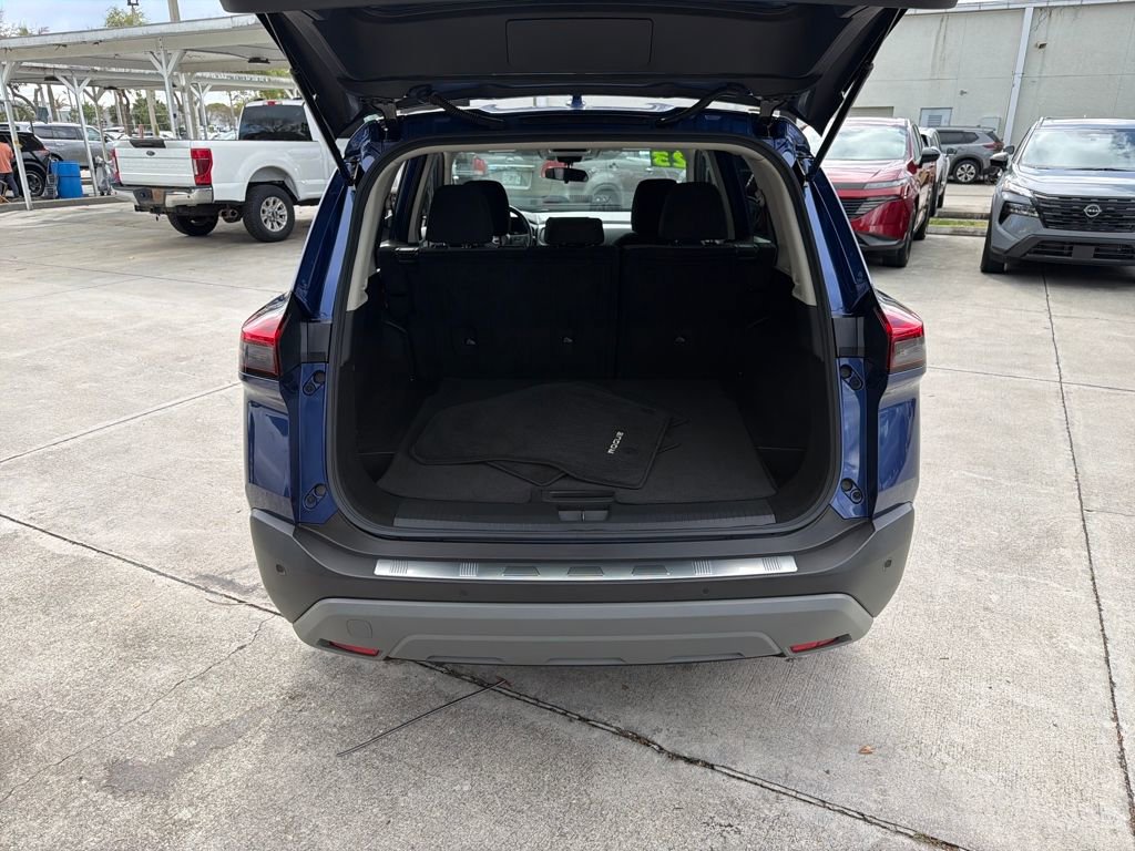Certified 2023 Nissan Rogue SV image 33