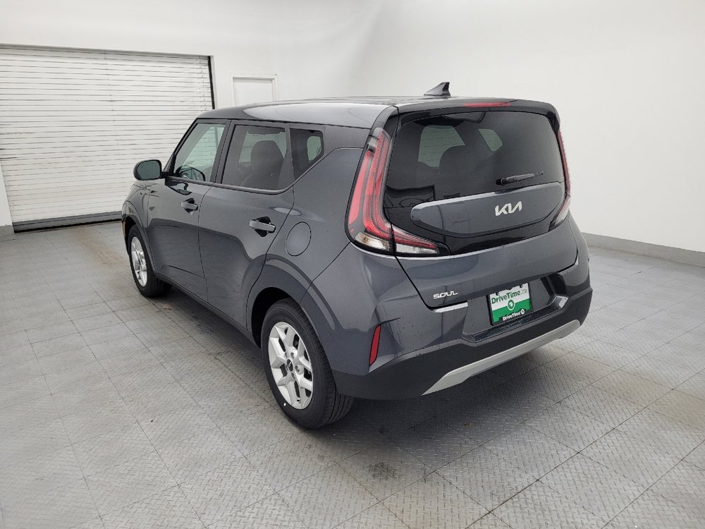 Used 2025 Kia Soul LX image 5