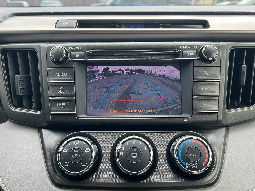 Used 2013 Toyota RAV4 LE image 17