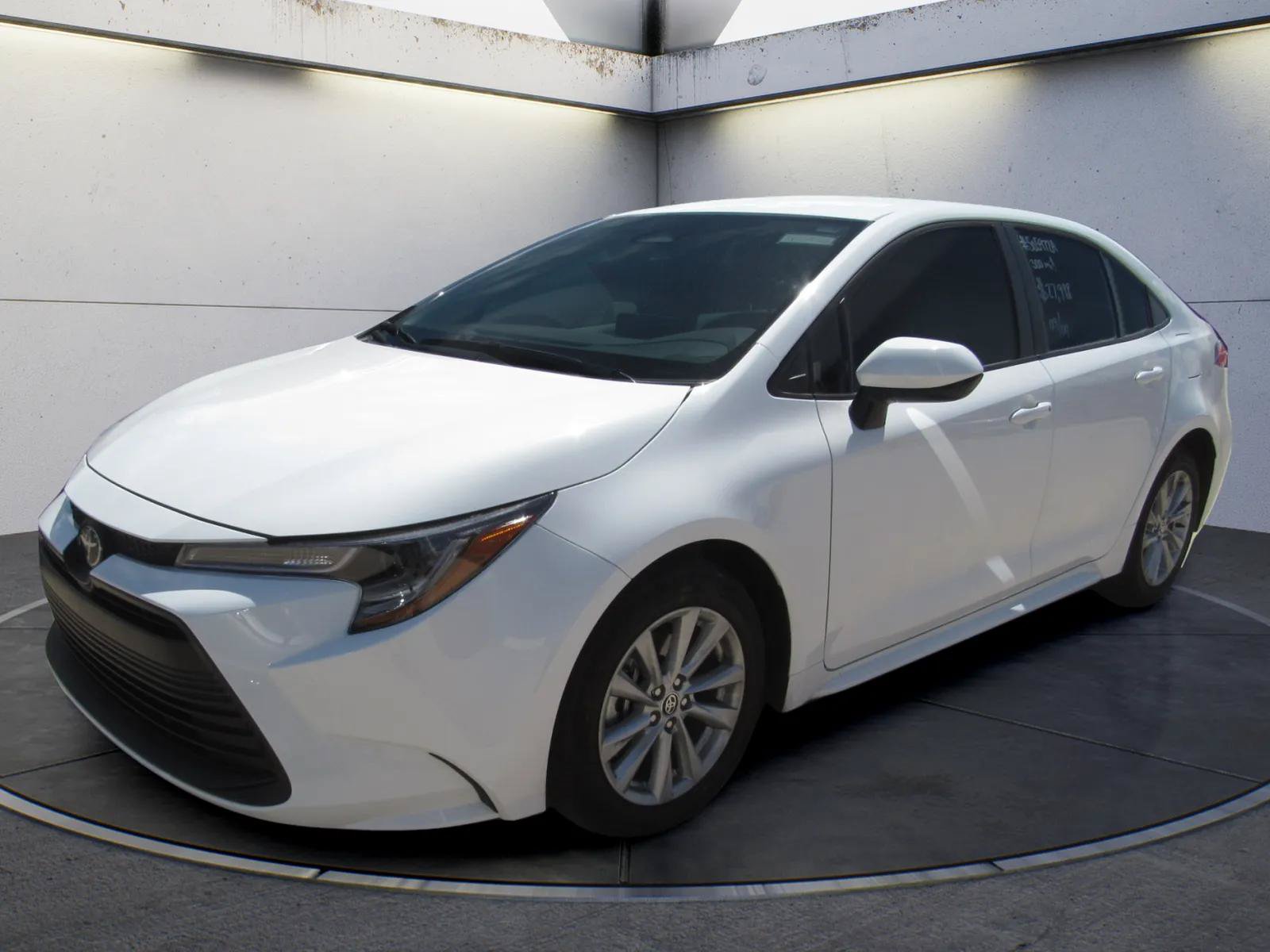 Used 2026 Toyota Corolla LE w/ LE Premium Package FWD image 1