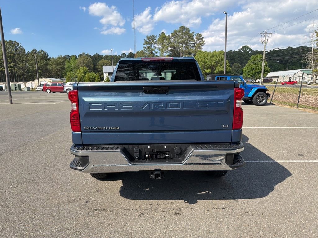 Used 2024 Chevrolet Silverado 1500 LT AWD/4WD image 7