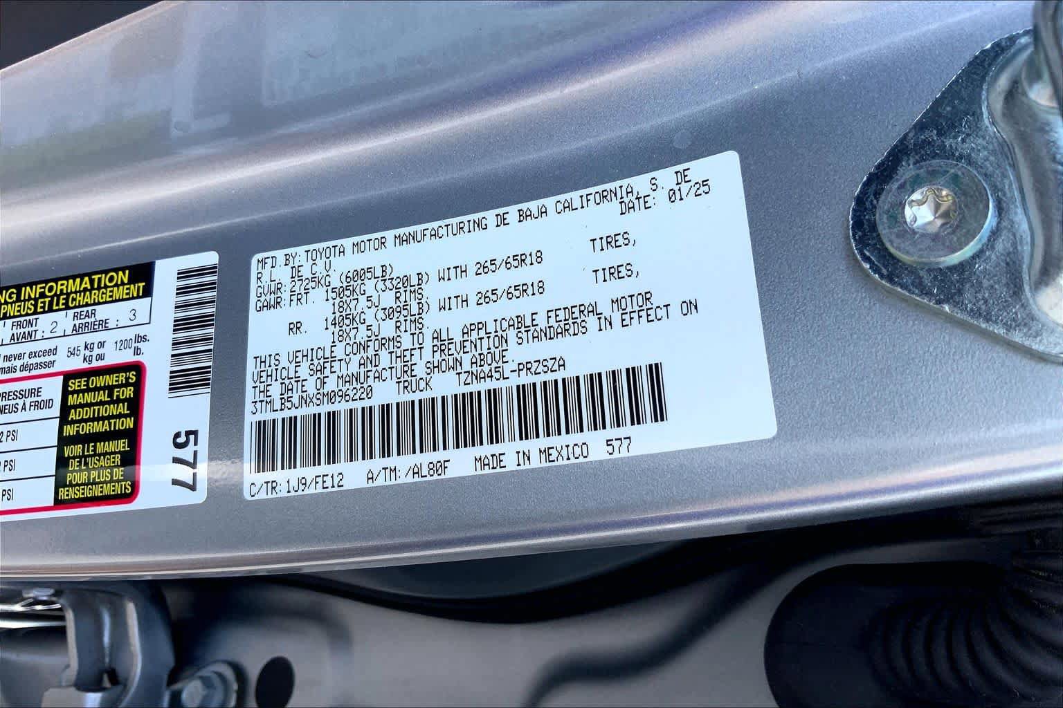 Used 2025 Toyota Tacoma TRD Sport AWD/4WD image 32
