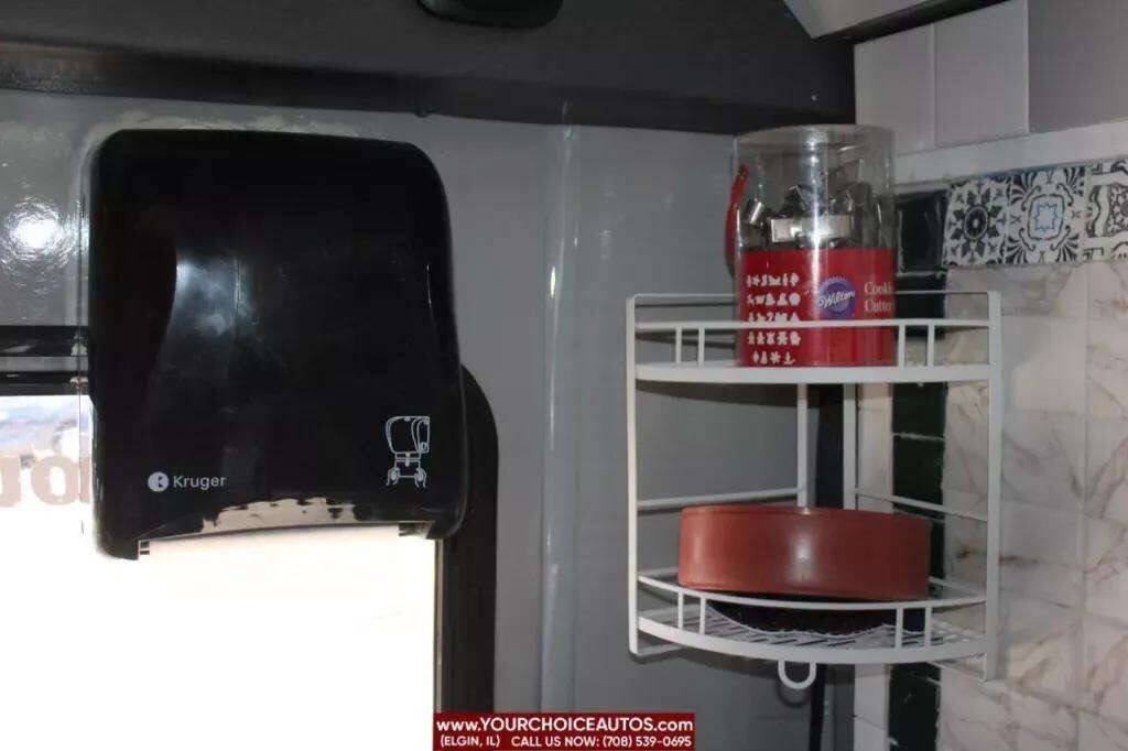 Used 2006 Ford E-450 and Econoline 450 RWD image 40