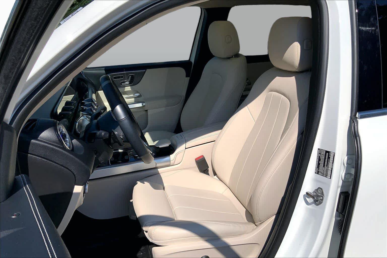 Certified 2022 Mercedes-Benz GLB 250 4MATIC image 9