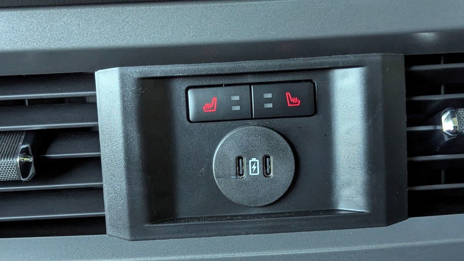 New 2026 Ford F250 Lariat w/ Black Appearance Package image 17