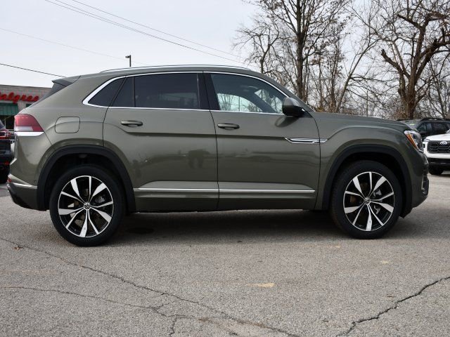New 2026 Volkswagen Atlas Cross Sport SEL Premium R-Line image 8
