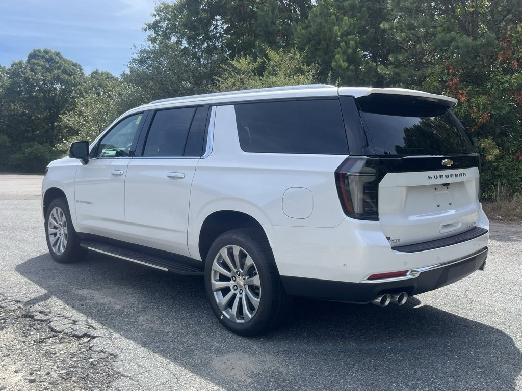 New 2025 Chevrolet Suburban Premier image 3