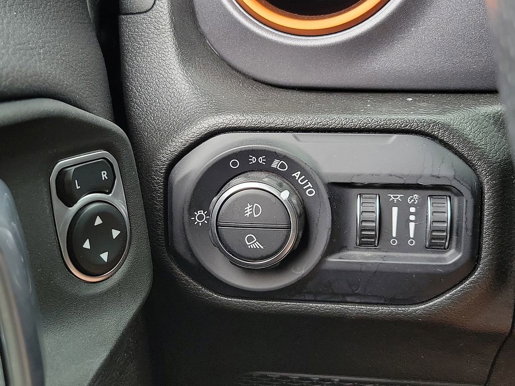 Used 2022 Jeep Gladiator Mojave w/ LED Lighting Group image 13