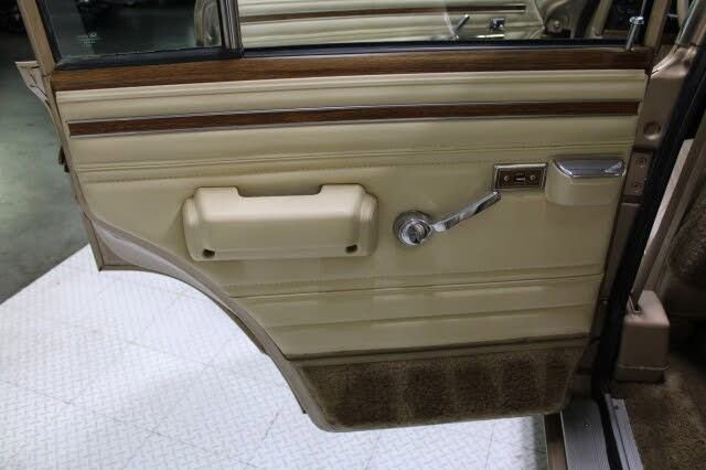 Used 1989 Jeep Grand Wagoneer image 56