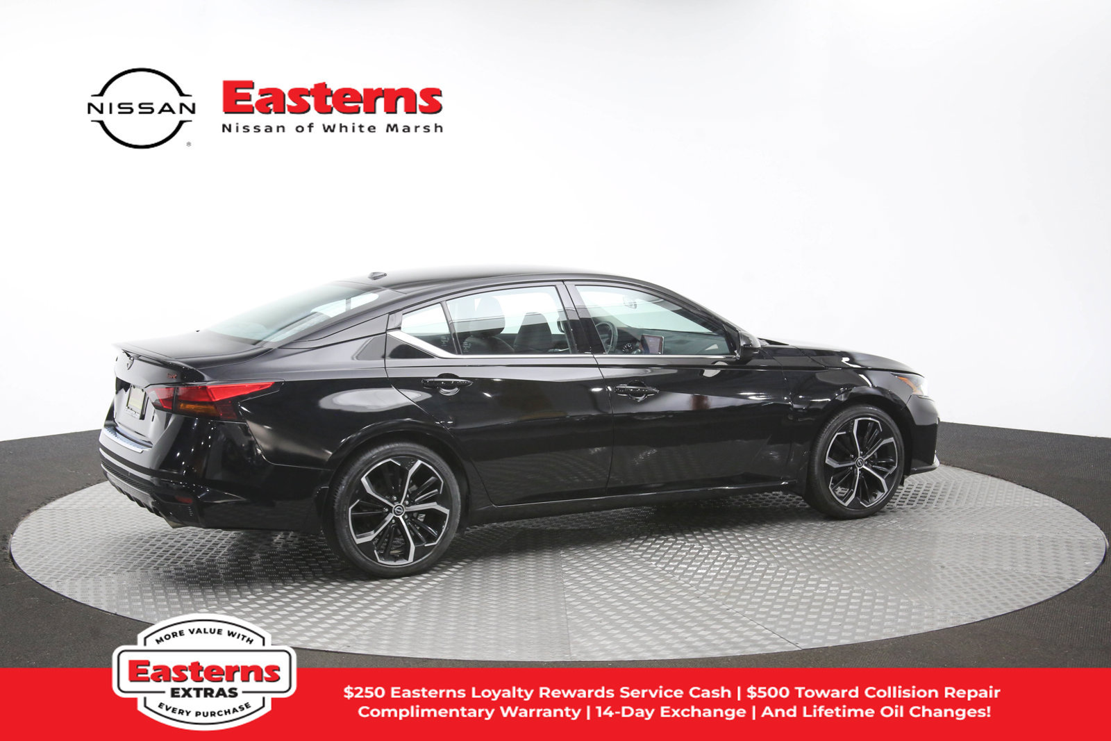 Used 2023 Nissan Altima 2.5 SR FWD image 41