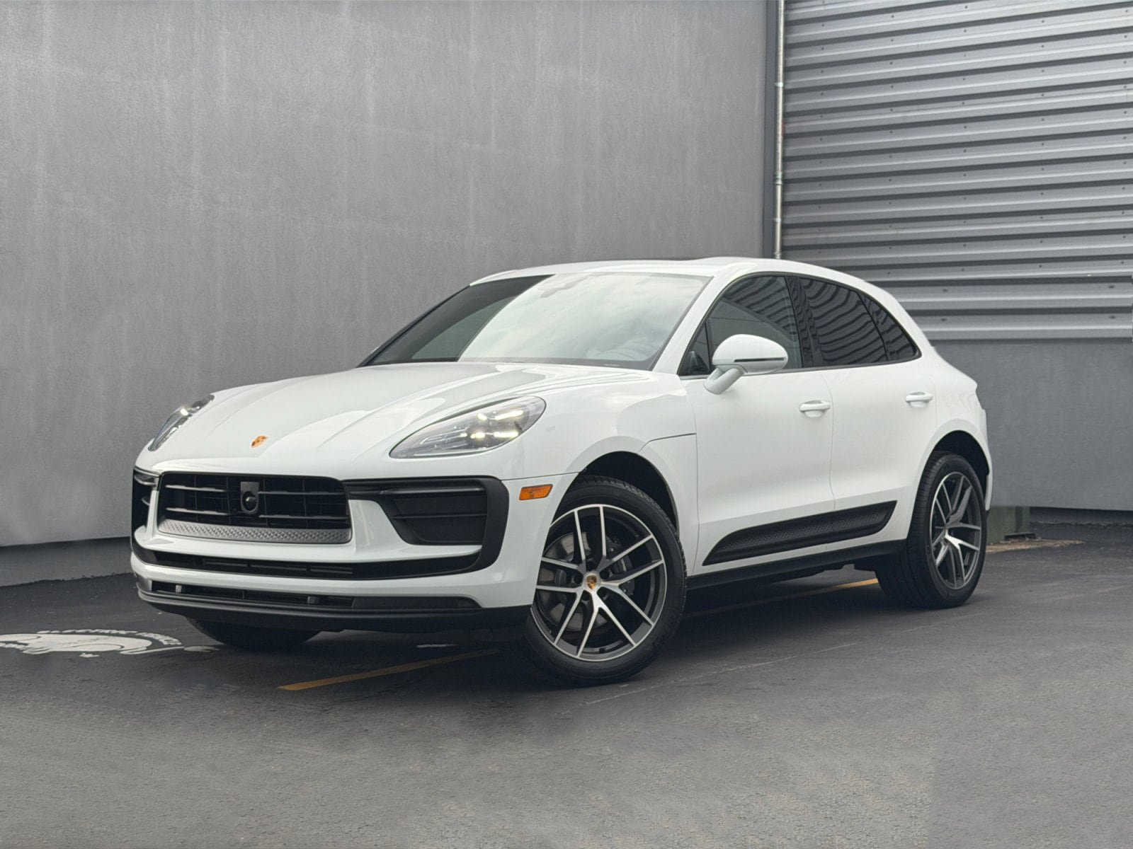New 2026 Porsche Macan AWD/4WD image 1