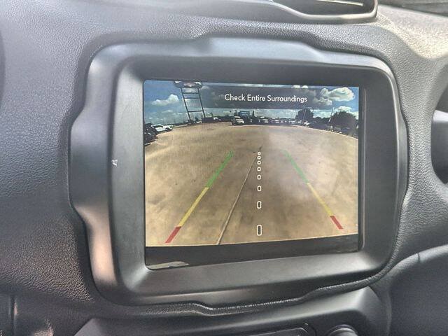 Used 2023 Jeep Renegade Latitude AWD/4WD image 14