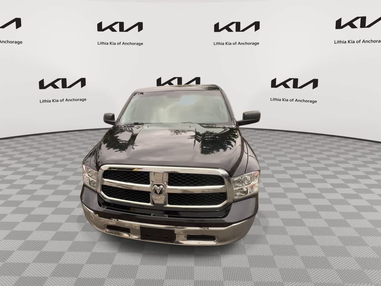 Used 2024 RAM 1500 Classic SLT AWD/4WD image 3