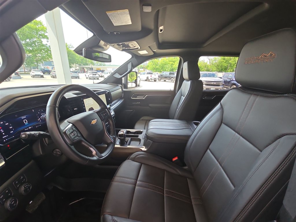 Used 2025 Chevrolet Silverado 1500 High Country w/ High Country Premium Package AWD/4WD image 21