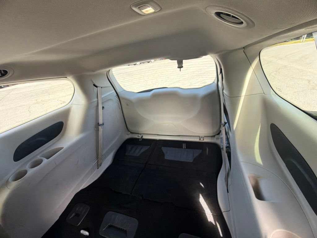 Used 2024 Chrysler Pacifica Touring-L FWD image 60