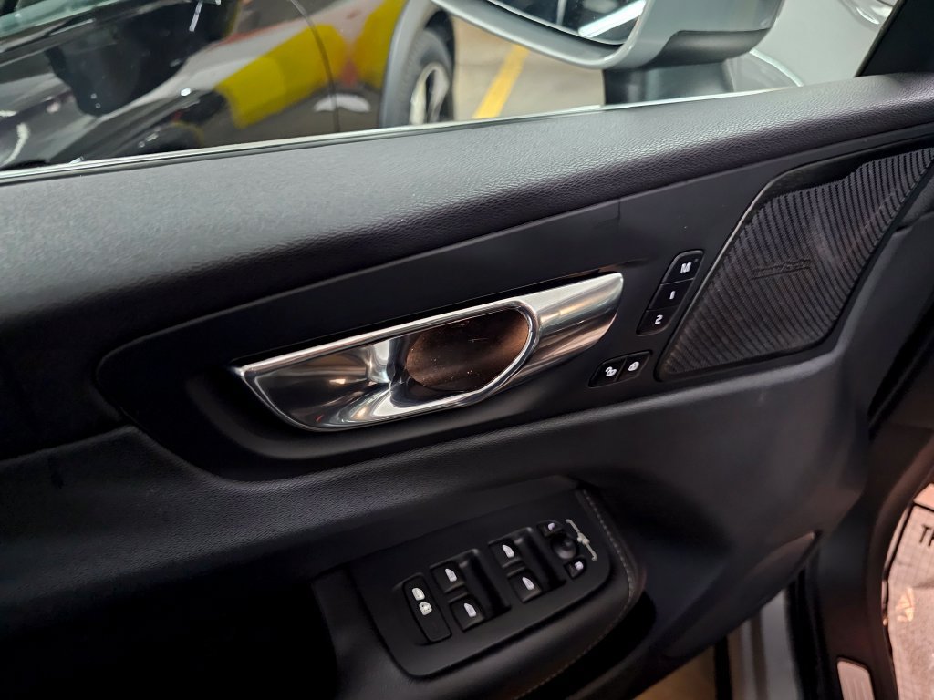 Certified 2023 Volvo XC60 B6 Ultimate AWD/4WD image 16