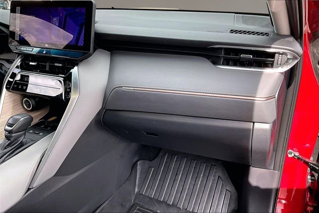 Used 2024 Toyota Venza Limited image 21