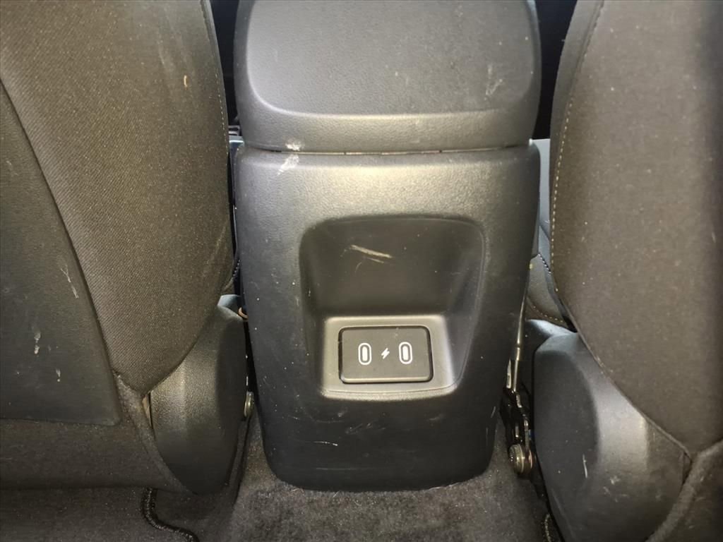 Used 2025 Hyundai Elantra Sport image 14