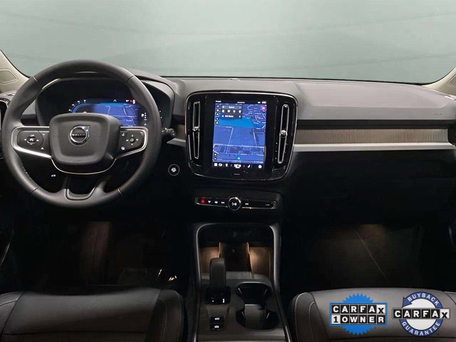 Used 2025 Volvo XC40 B5 Core image 12