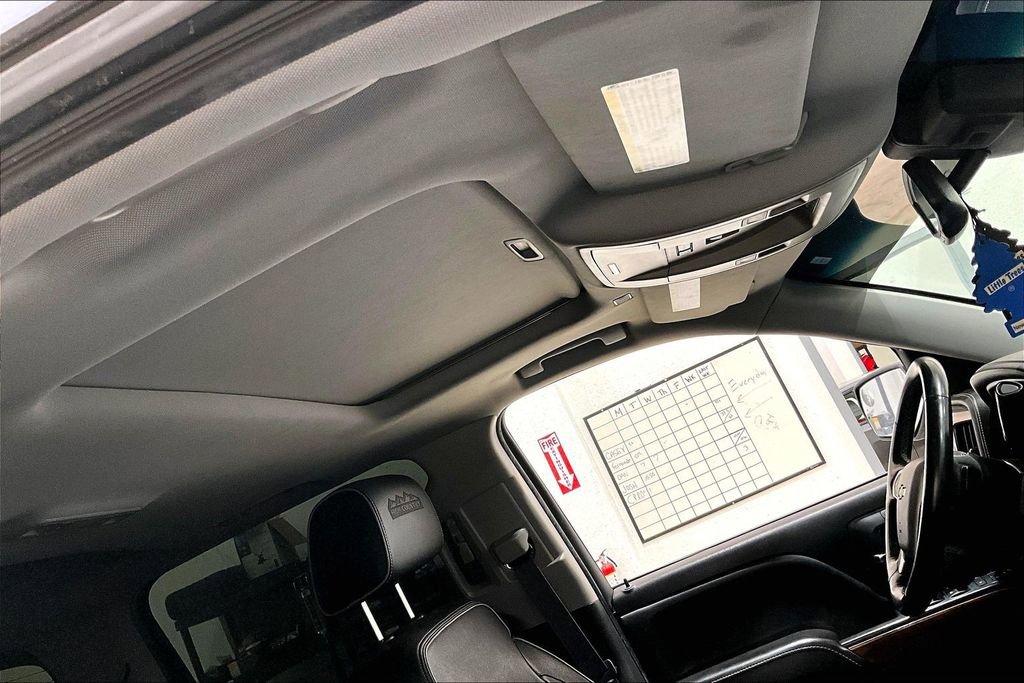 Used 2017 Chevrolet Silverado 1500 High Country AWD/4WD image 17