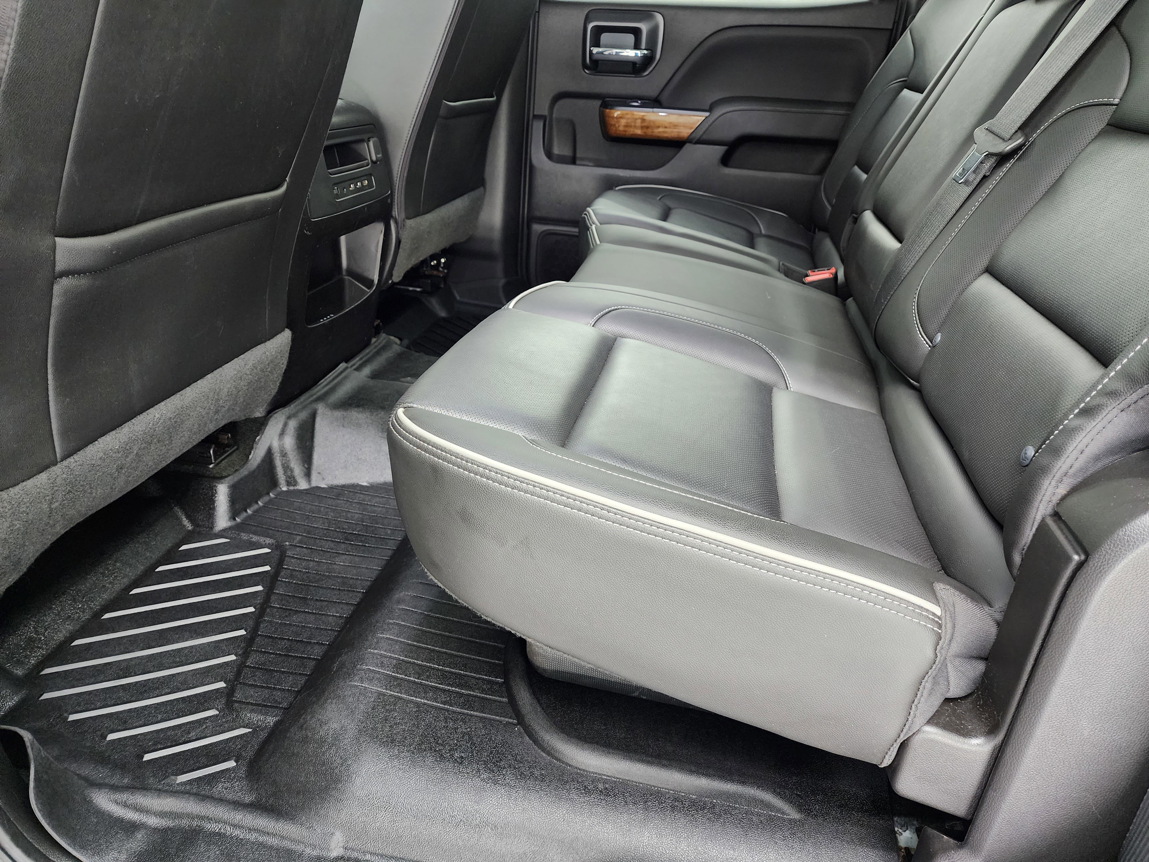 Used 2018 Chevrolet Silverado 3500 High Country w/ Duramax Plus Package image 9