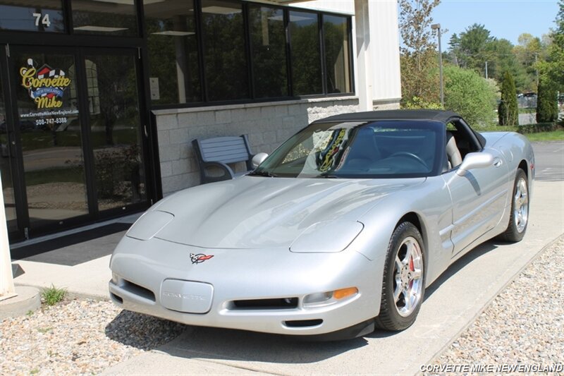Used 2002 Chevrolet Corvette Coupe w/ Preferred Equipment Group2 RWD image 8