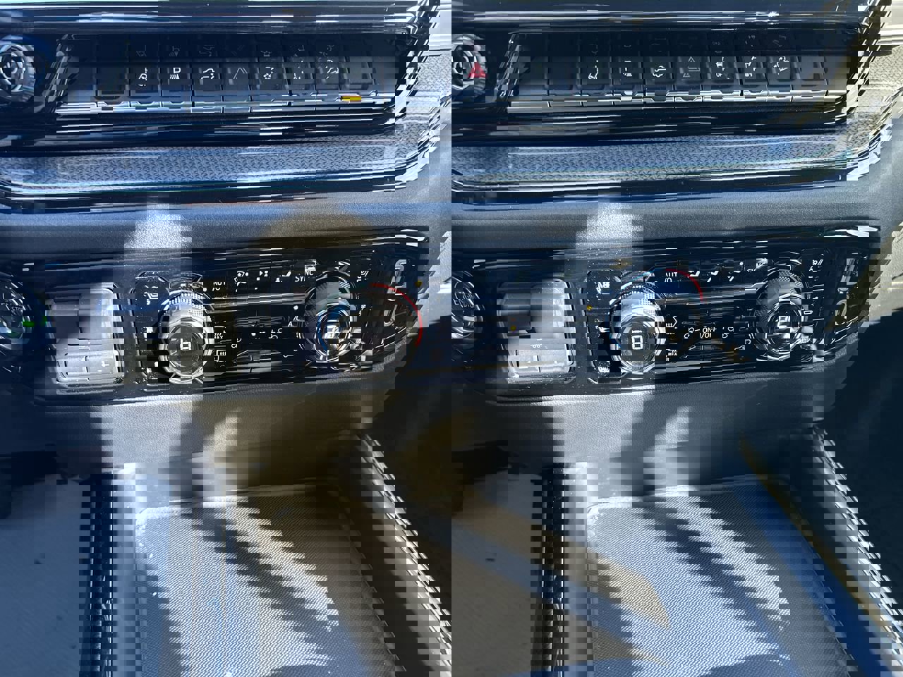 Used 2024 Chevrolet Silverado 2500 ZR2 w/ Snow Plow Prep/Camper Package image 28