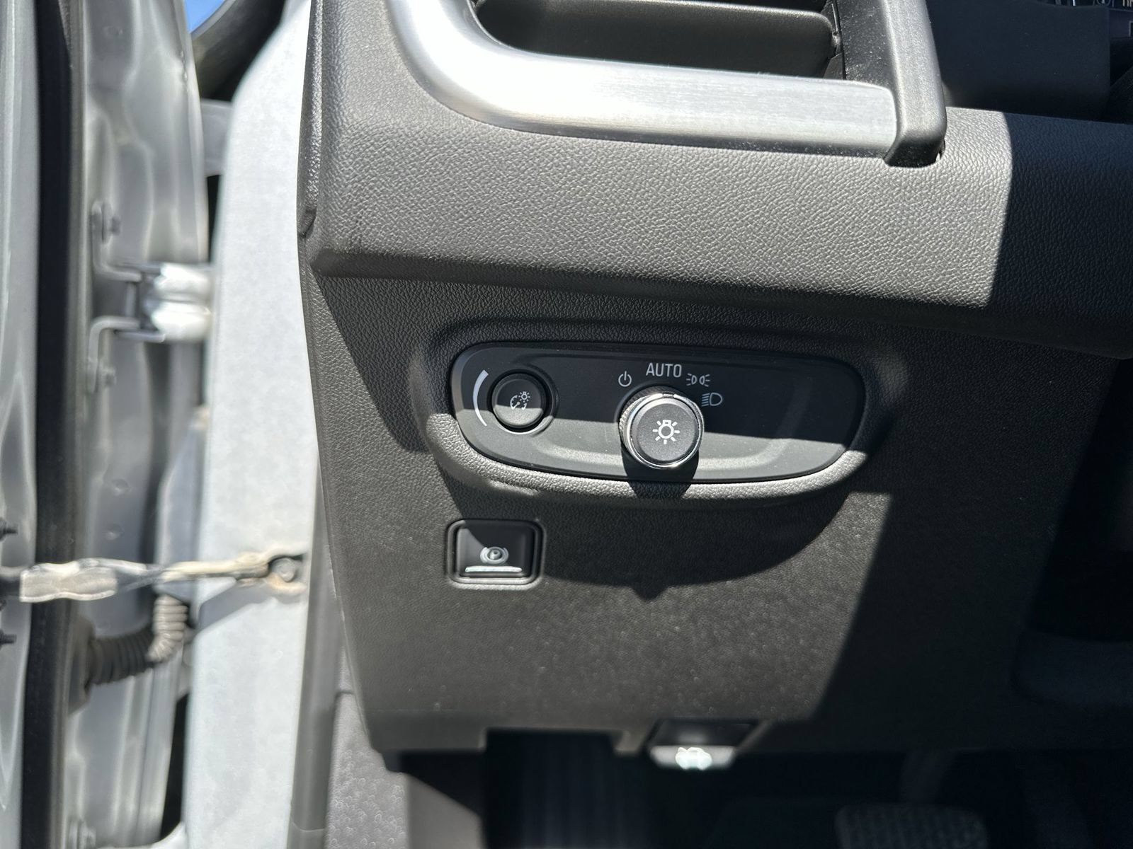 Used 2019 GMC Terrain SLE FWD image 17