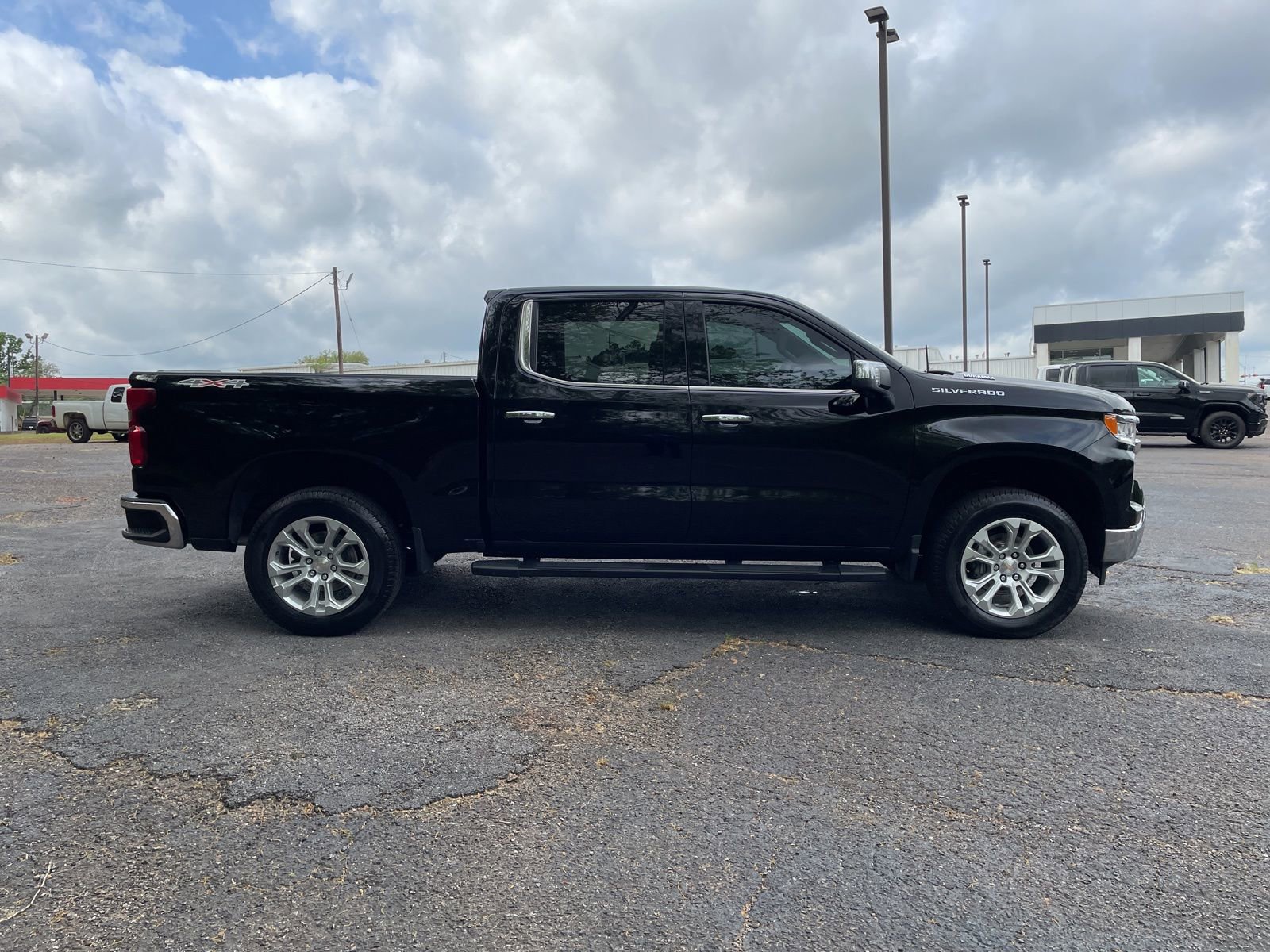 Used 2023 Chevrolet Silverado 1500 LTZ w/ LTZ Convenience Package II image 6