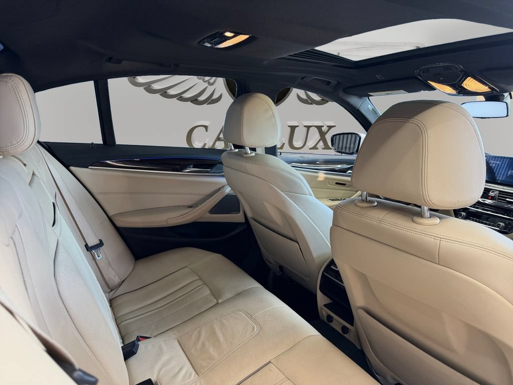 Used 2017 BMW 540i w/ M Sport Package RWD image 22