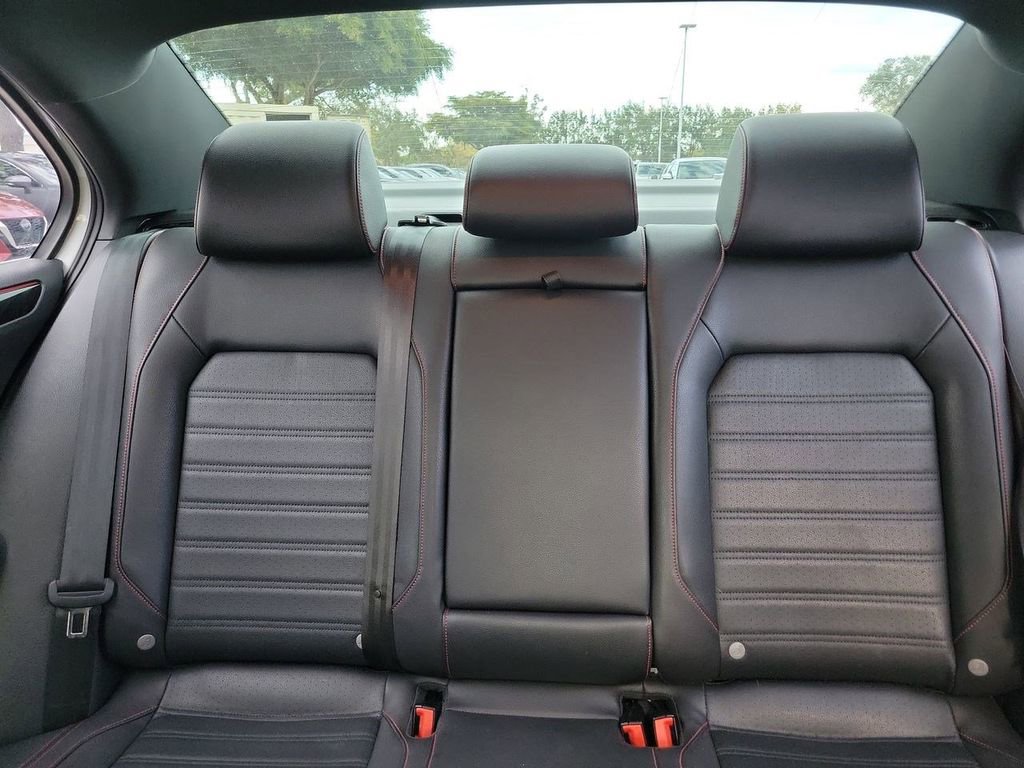 Used 2018 Volkswagen Jetta GLI image 5