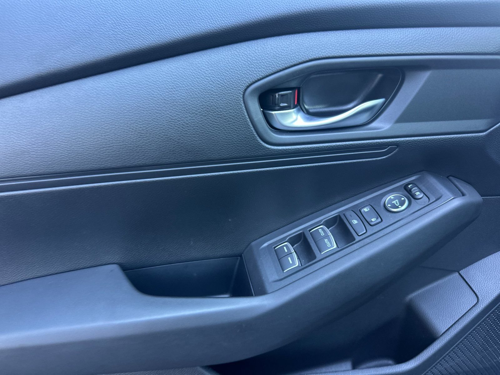 Used 2025 Honda Accord LX image 11