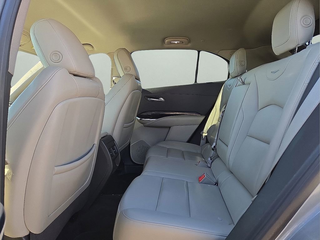Used 2023 Cadillac XT4 Premium Luxury image 17